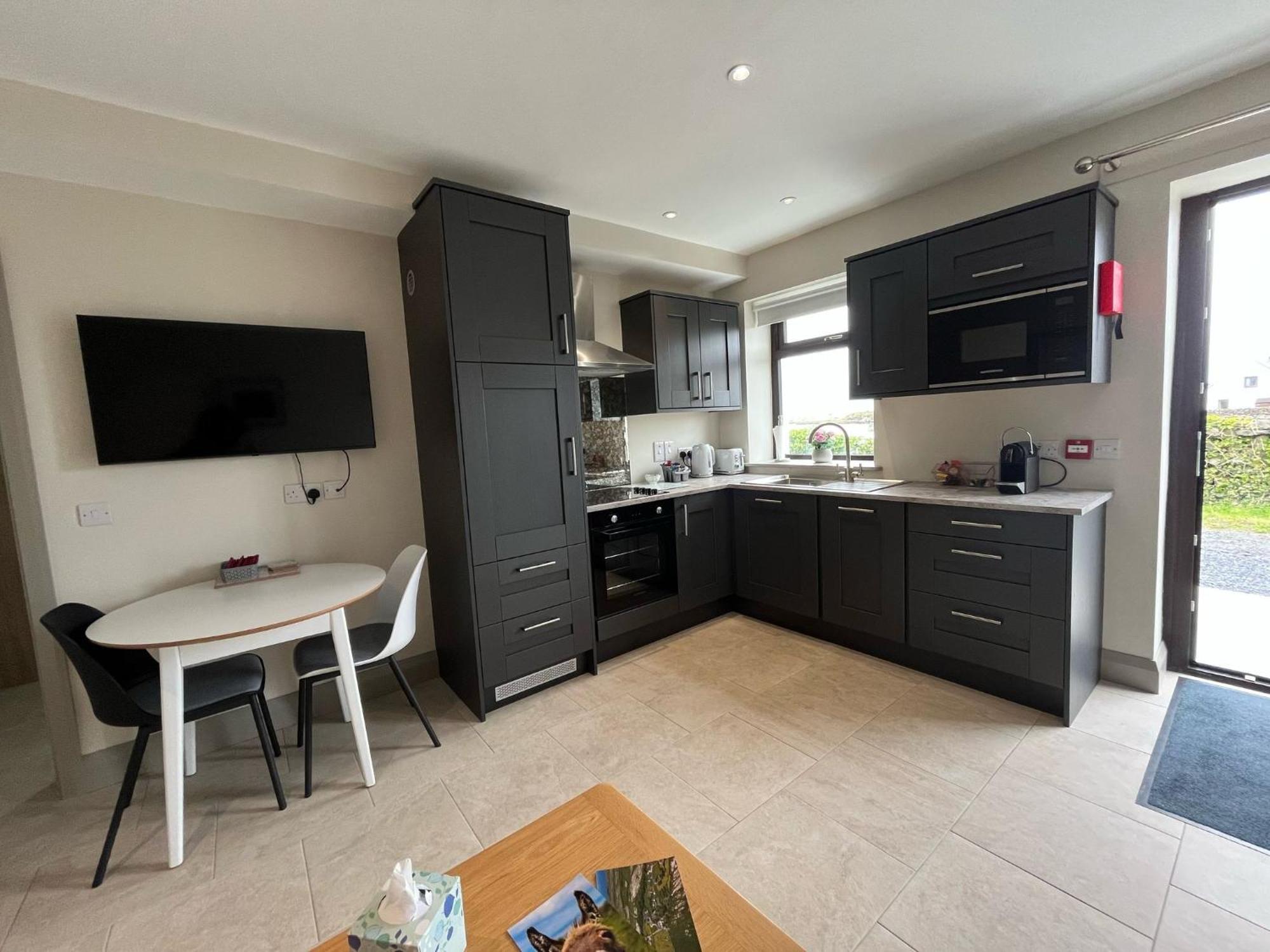 Tigh Fitz Apartments - Inis Mor, Aran Island Екстер'єр фото